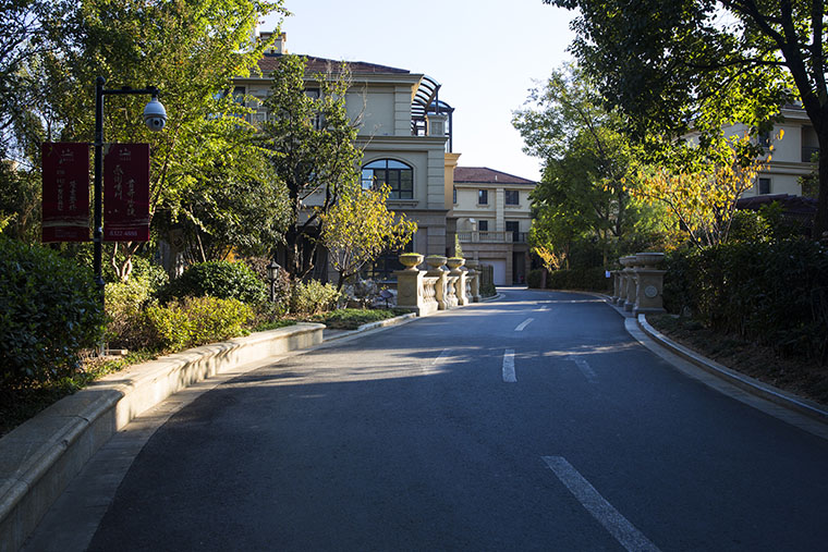 白鹭香溪小区道路及绿化